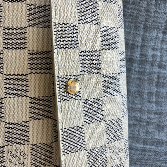 Louis Vuitton Sarah Azur Wallet - Picture 2 of 15